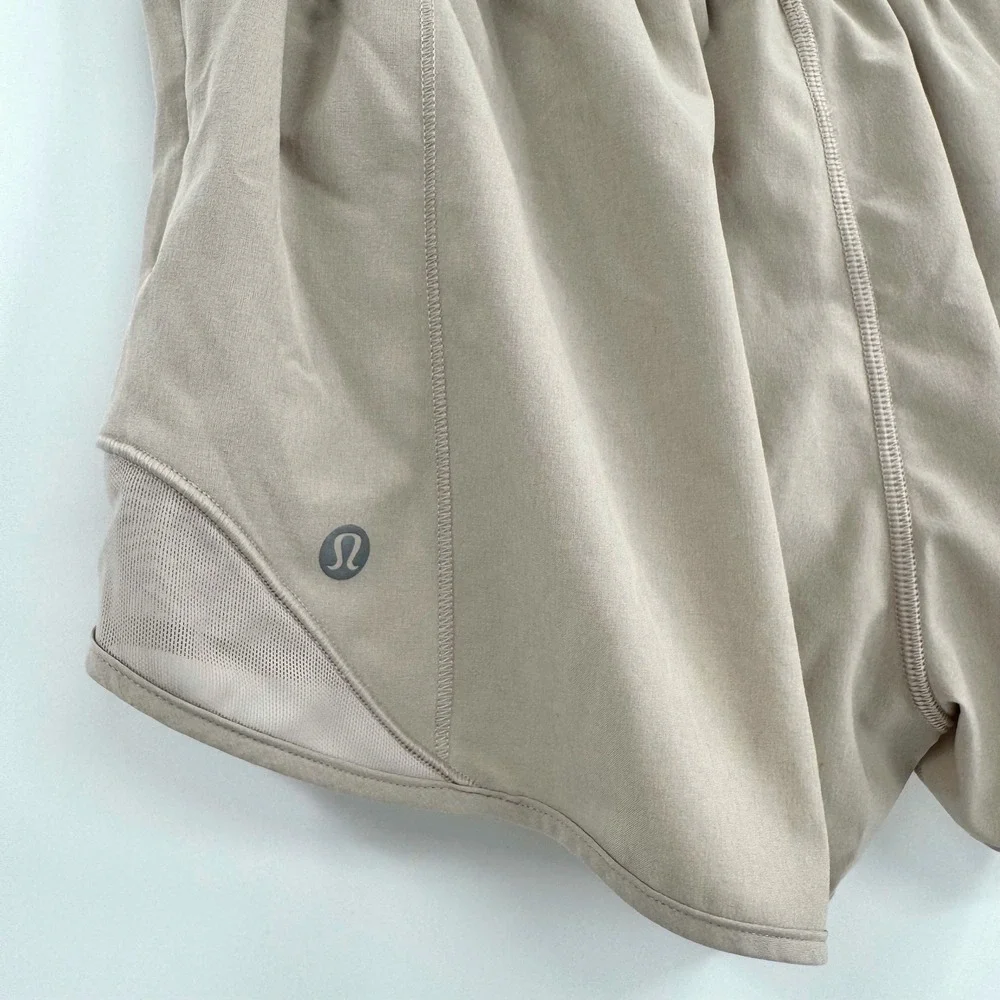 Lululemon Hotty Hot High-Rise Lined Shorts 2.5" Tan Beige Athletic Womens 6 - Picture 4 of 9